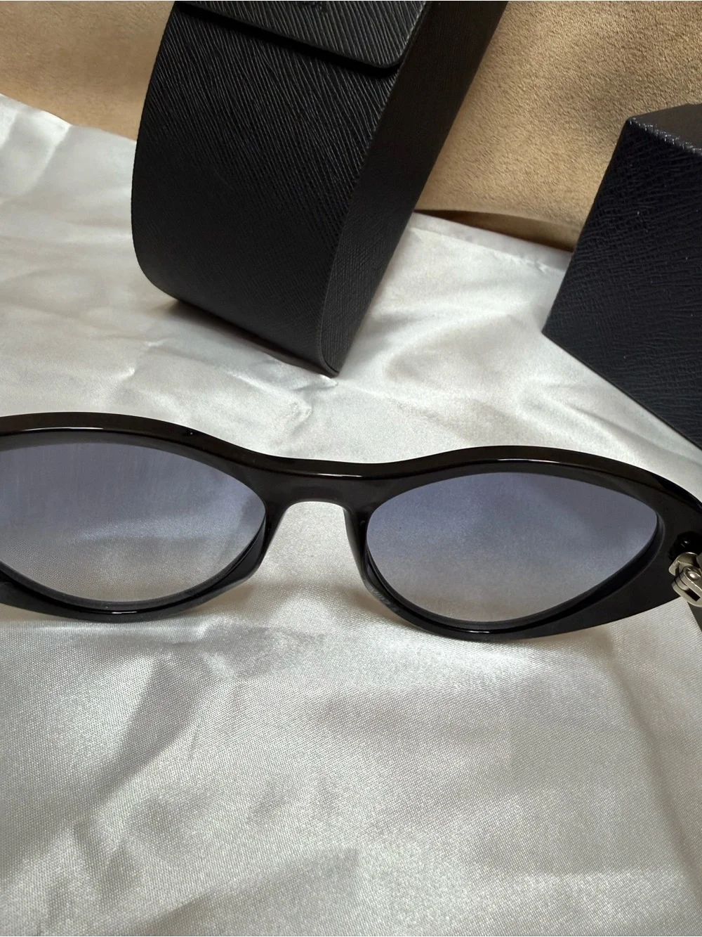 Prada Oversized Black Geometric Inlay Gradient Sunglasses Made in Italy w/ Case - Picture 10 of 10